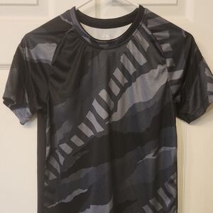 Athletic Works Black and Gray Patterned Men's Tee